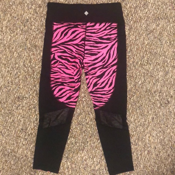 LuLaRoe fearless workout capris - Picture 2 of 5